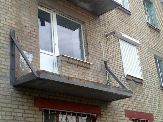 Восстановление балконной плиты должно проходить поэтапно