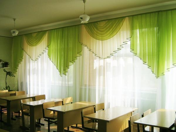 Крайне важно, чтобы шторы для школы были из негорючих материалов