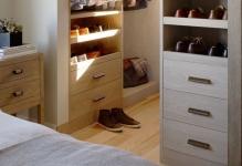 Compact-Modern-Closet-Design