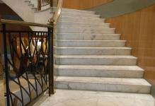 HKWanChaiCharterhouseCausewayBayHotelwhitemarbleladdysteps