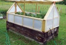 raised-garden-bed-with-a-greenhouse-cover-can-help-you-extend-your-for-Diy-Mini-Greenhouse