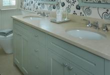 european-style-small-bathroom-wallpaper-picture