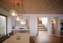 Waterfront-House-Australia-Dining-Table-Lighting-Wood-Flooring--