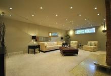 recessed-lighting-in-contemporary-family-room