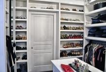 wonderful-wardrobe-in-dressing-room-04