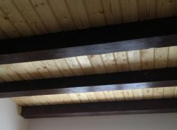 Деревянные балочные перекрытия - это важный конструктивный элемент, отвечающий за прочность потолка