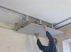 Потолок из гипсокартона закроет кривой потолок