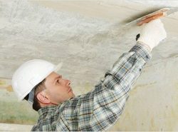 Перед покраской крайне важно должным образом подготовить поверхность потолка