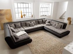 Главным элементом гостиной является диван, поэтому к его выбору следует подходить обдуманно