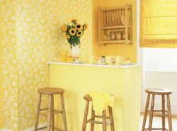 Выбирая цвет обоев для кухни, следует учитывать общий стиль помещения